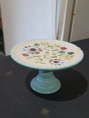 Floral Ceramic Pedestal Cake Stand in Mint